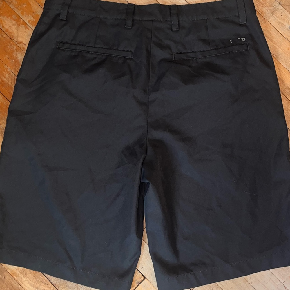 Izod Golf Performance FlatFront Short -Smoked Grey 
Size 34 -Sweat Wicking -EUC - Picture 7 of 7